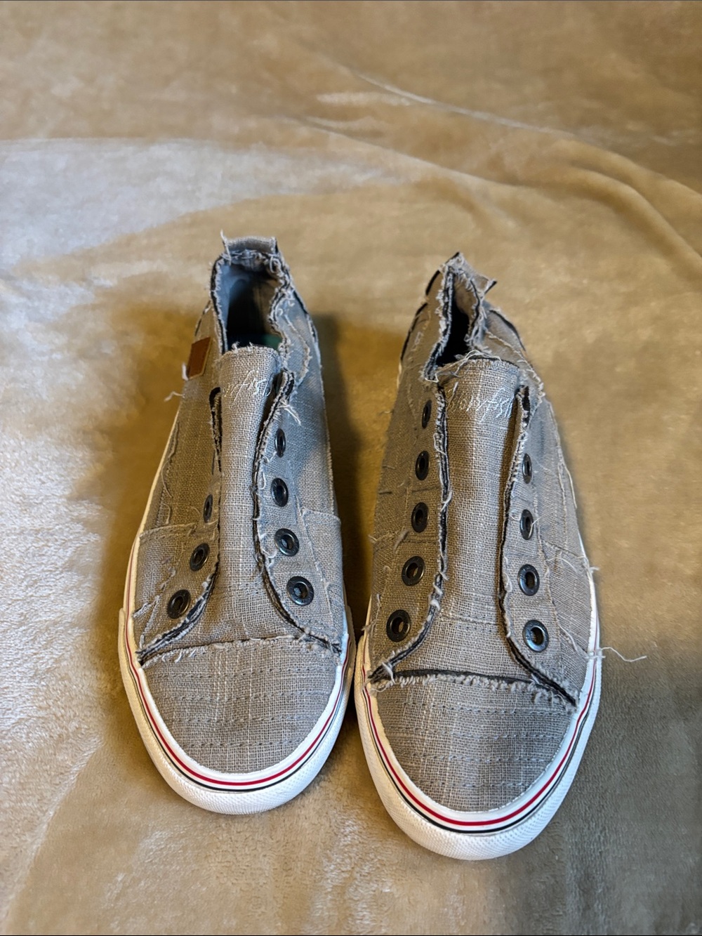 Women’s Casual Slip-On Sneakers in Gray